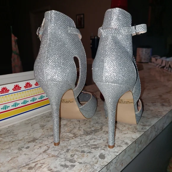 Nature Breeze Brand Silver Glittery High Heel Sandals - Picture 3 of 3